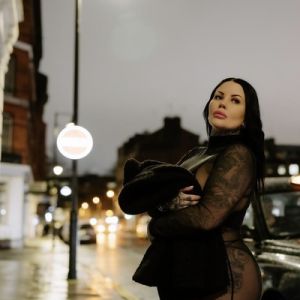 Beau Moore | Big Busty Goddess
