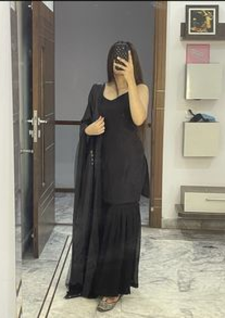 Call Girls in Sectors  26 Noida  Personals Escorts   9899001462 