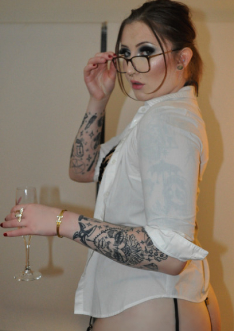 Bettie Page | Brunette Beauty | 0481 867 350