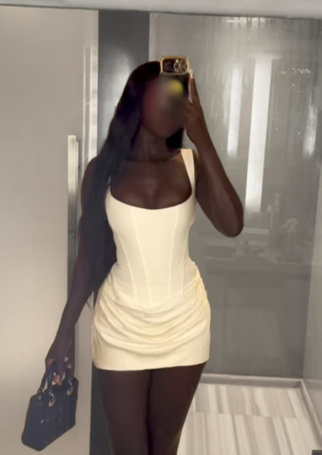 Christina Dee | Where Elegance Meets African Essence | 0481 300 999