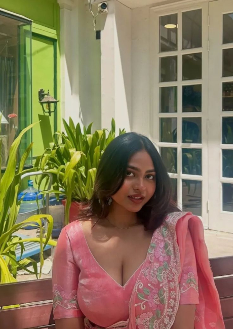 Call Girls In Munirka Delhi | +91–7428890977 | Escorts Service