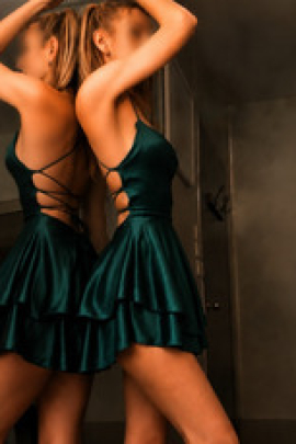 Selena Stevens  | Petite, Fun & Feminine