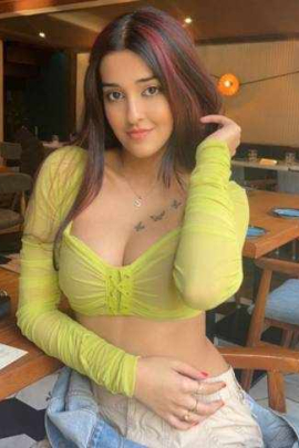Call Girls In Delhi Okhla 8447389422 Female Escort Services ✔️